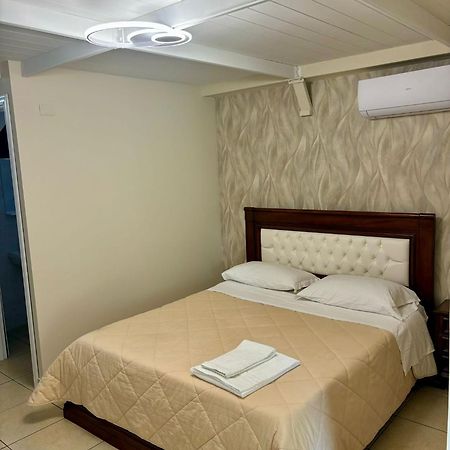 Rooms & Restaurant Il Castagneto Campagna Exterior photo