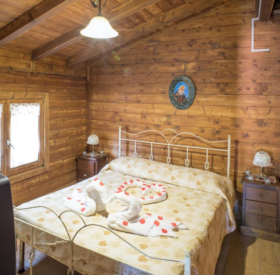 Rooms & Restaurant Il Castagneto Campagna Exterior photo