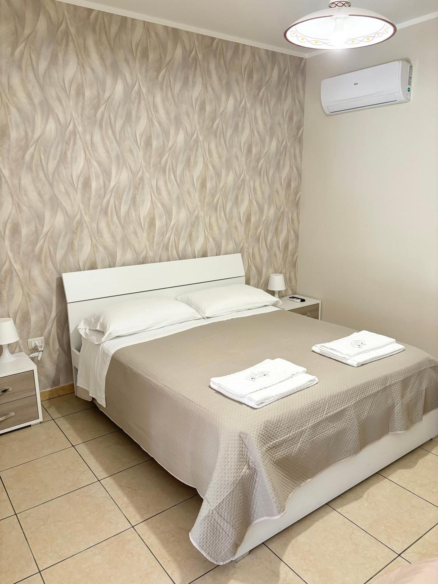Rooms & Restaurant Il Castagneto Campagna Exterior photo