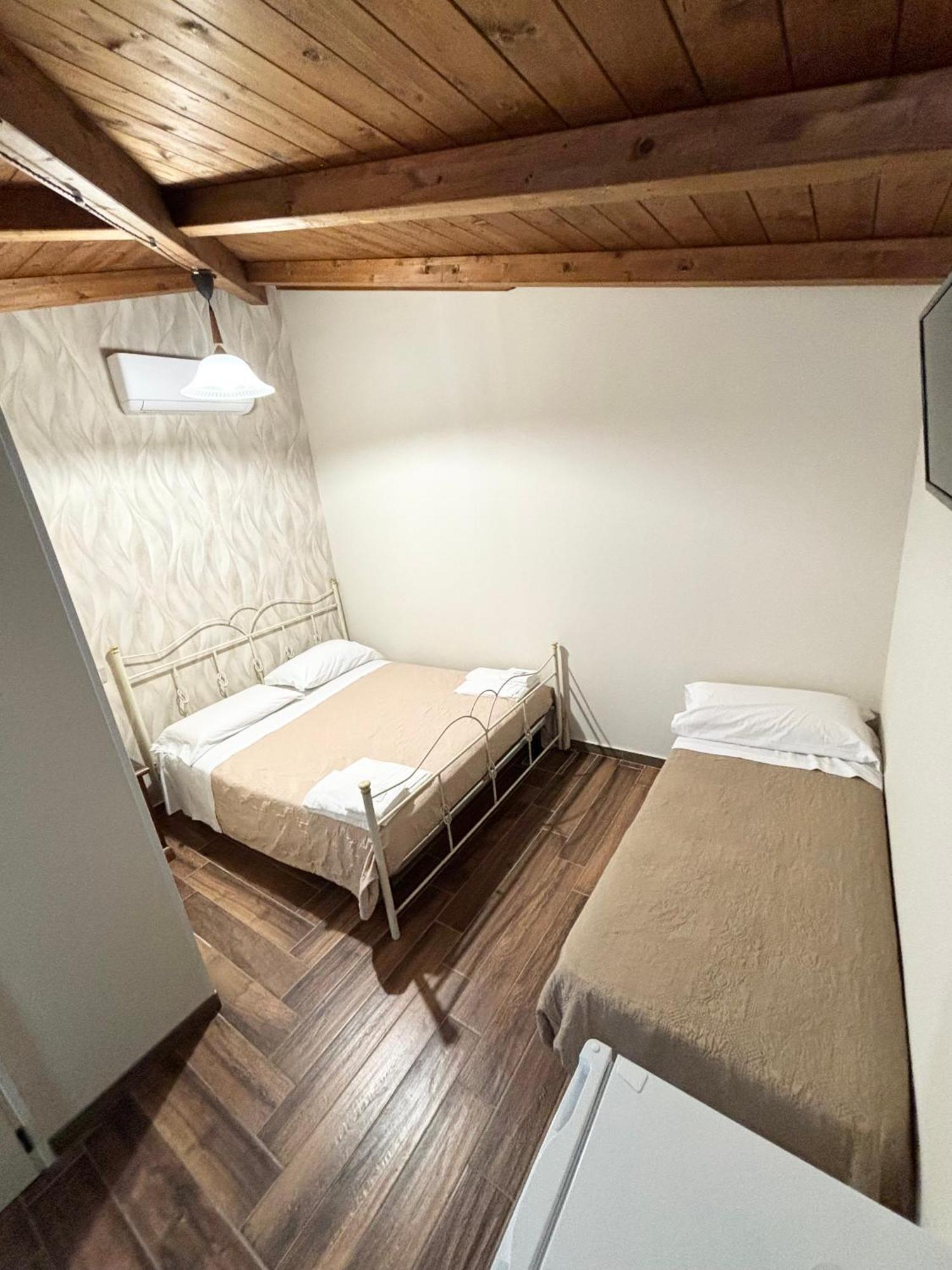Rooms & Restaurant Il Castagneto Campagna Exterior photo